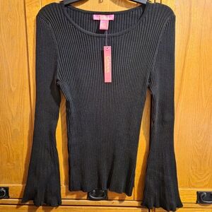 Chic Black Ribbed Top